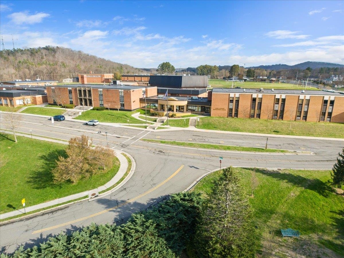 303 West Main Street, Radford, VA 24141
