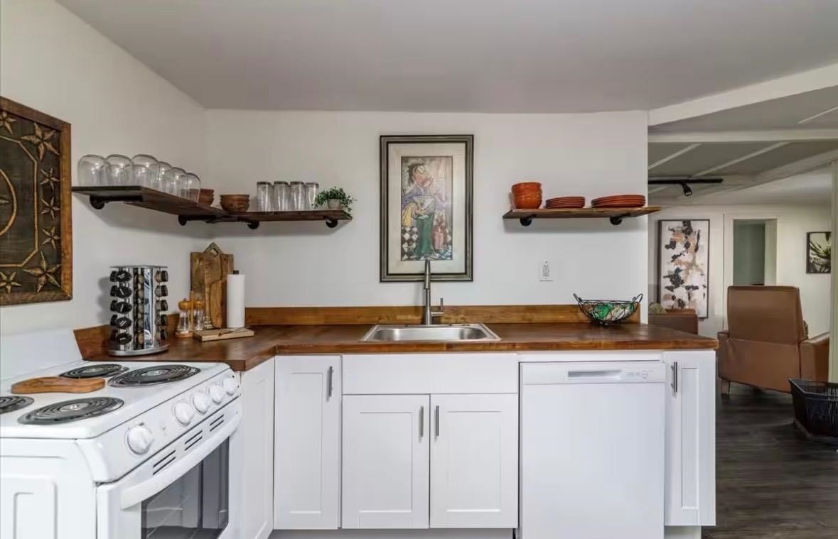 1951 Harding Road, Blacksburg, VA 24060