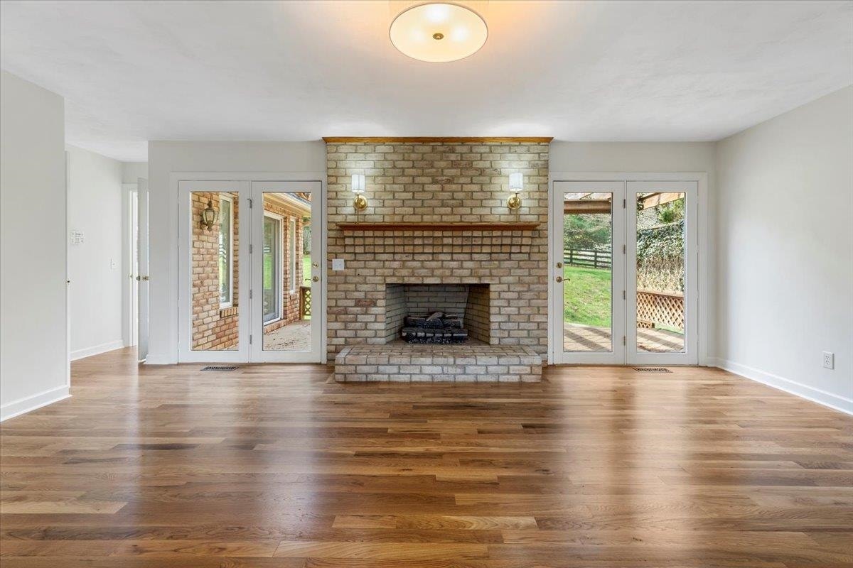 855 DEERCROFT Drive, Blacksburg, VA 24060