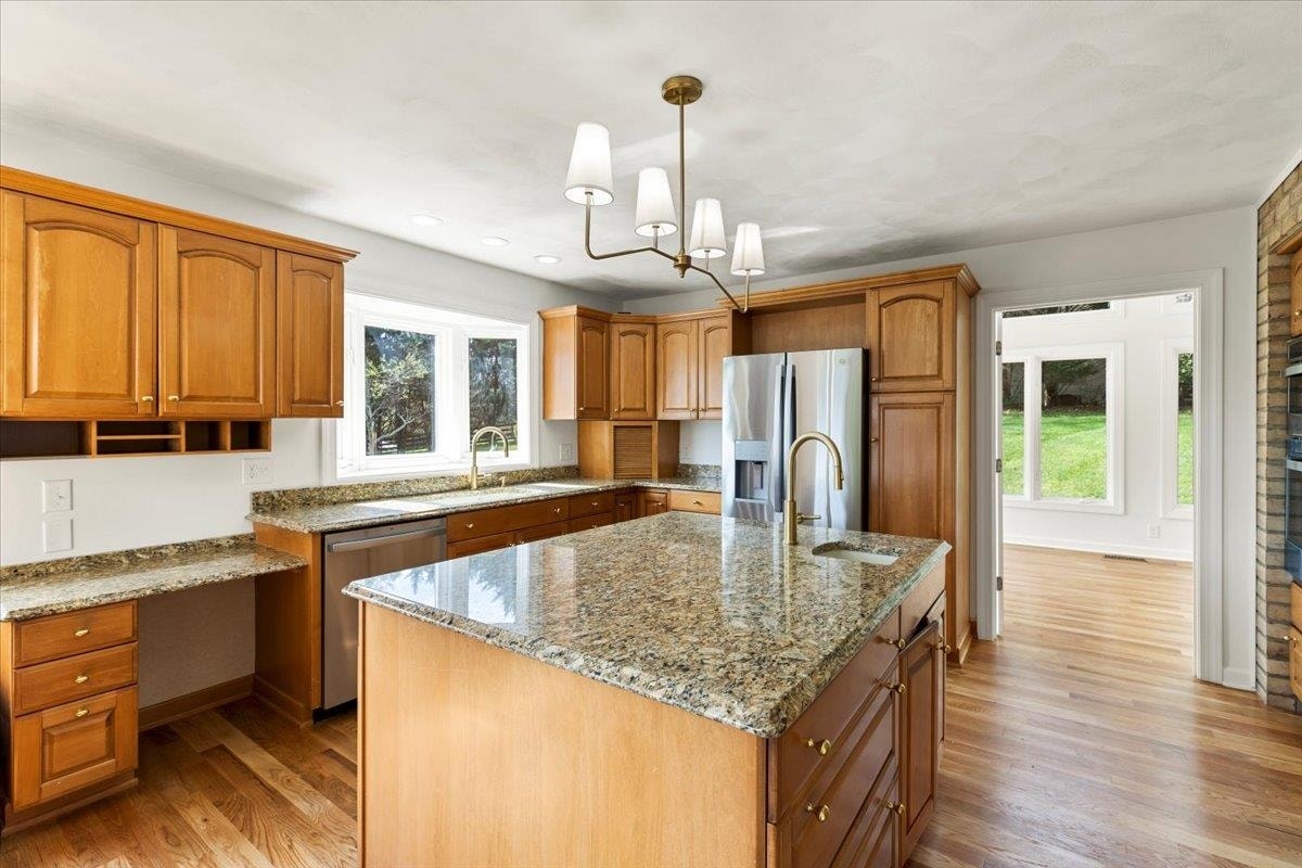855 DEERCROFT Drive, Blacksburg, VA 24060