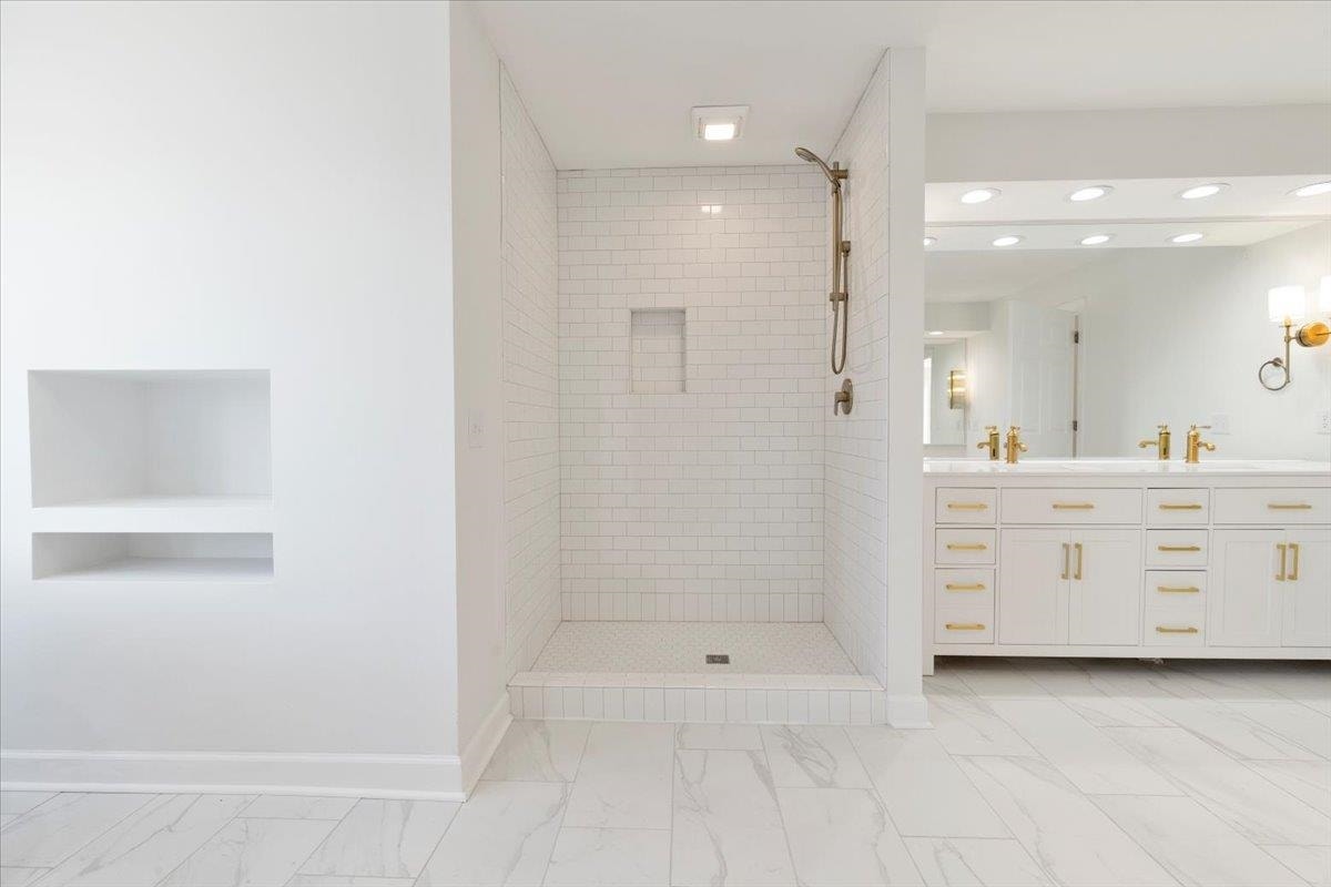 855 DEERCROFT Drive, Blacksburg, VA 24060