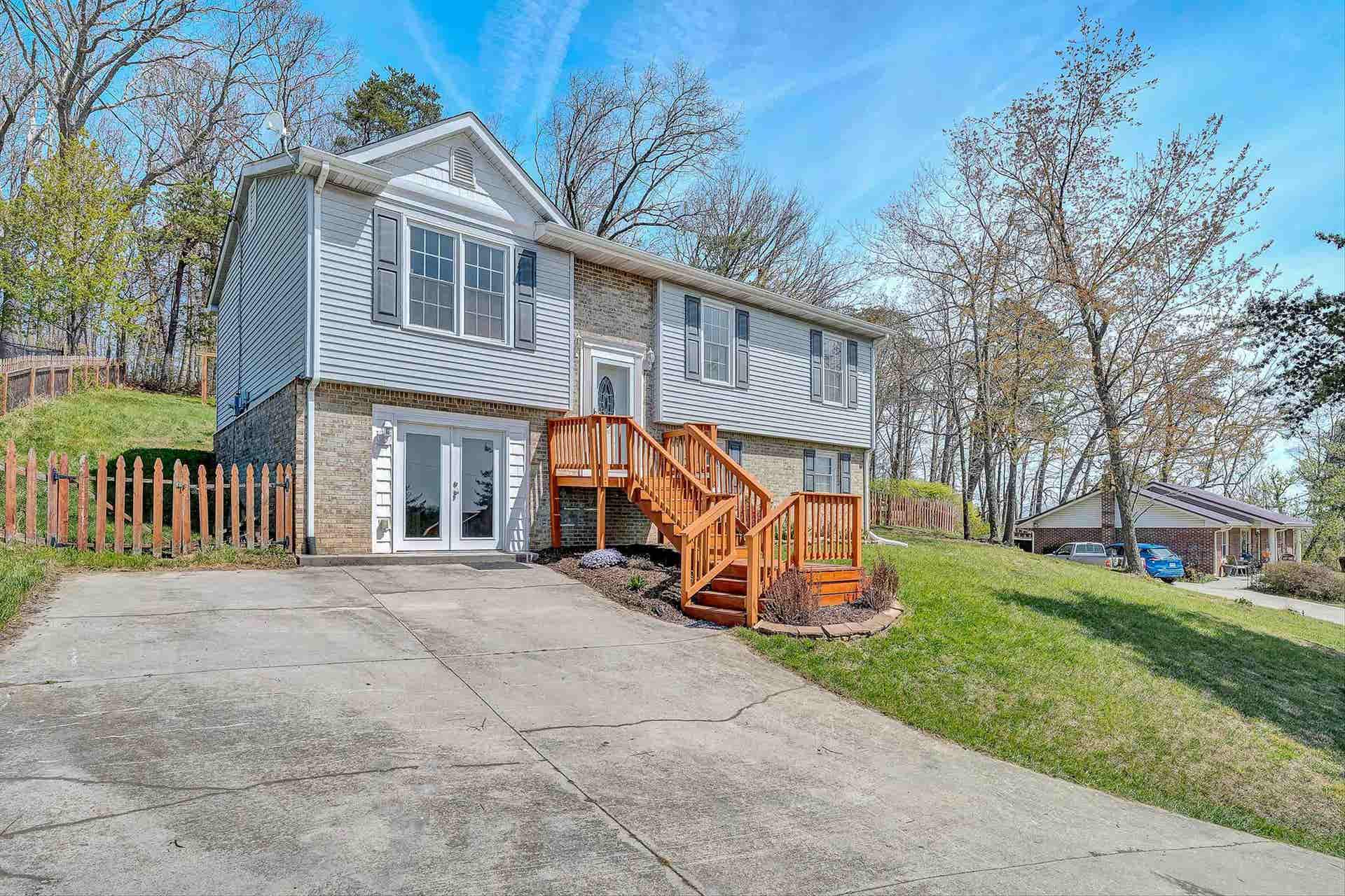 385 Tanglewood Drive, Christiansburg, VA 24073