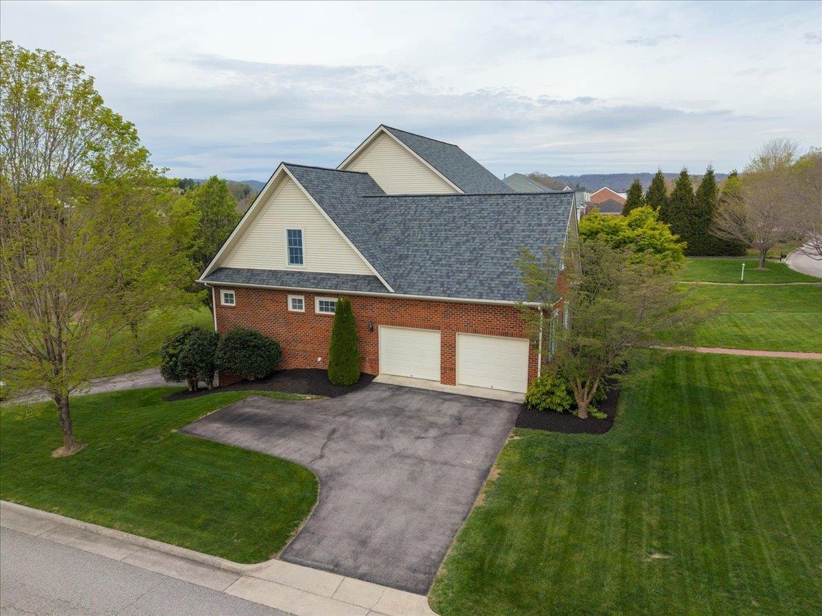 2201 BIRCH LEAF Lane, Blacksburg, VA 24060
