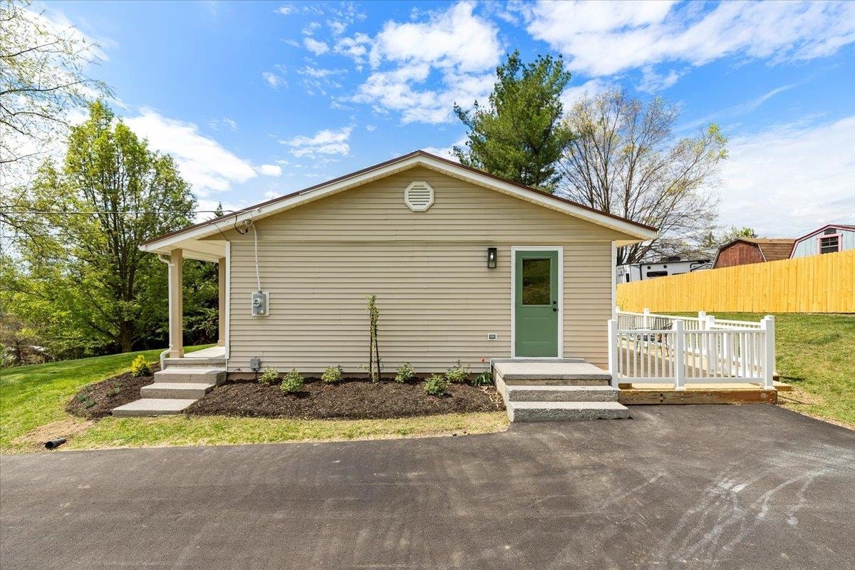 490 Sunnyside Lane, Christiansburg, VA 24073
