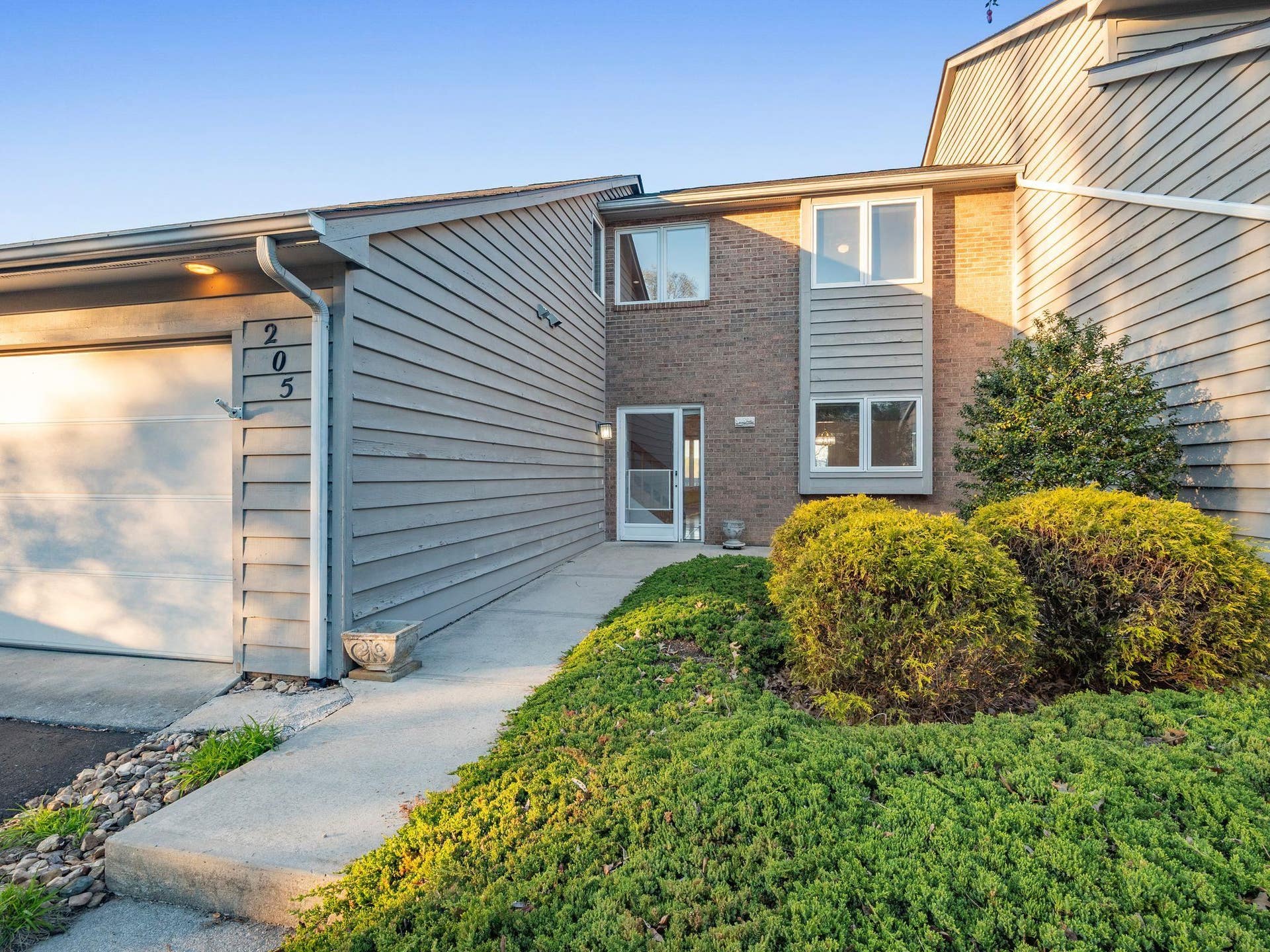 205 Woods Edge Court, Blacksburg, VA 24060