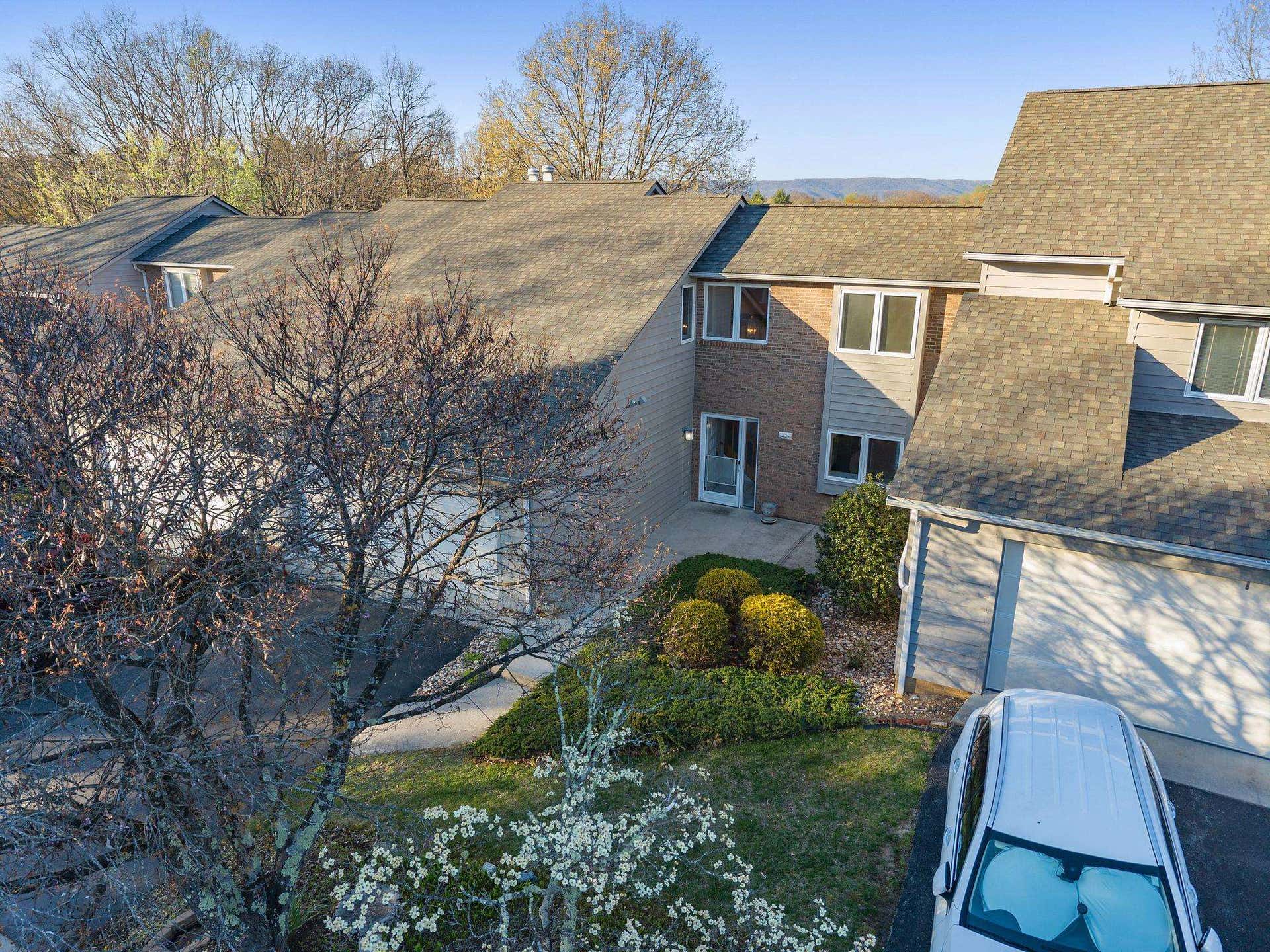 205 Woods Edge Court, Blacksburg, VA 24060