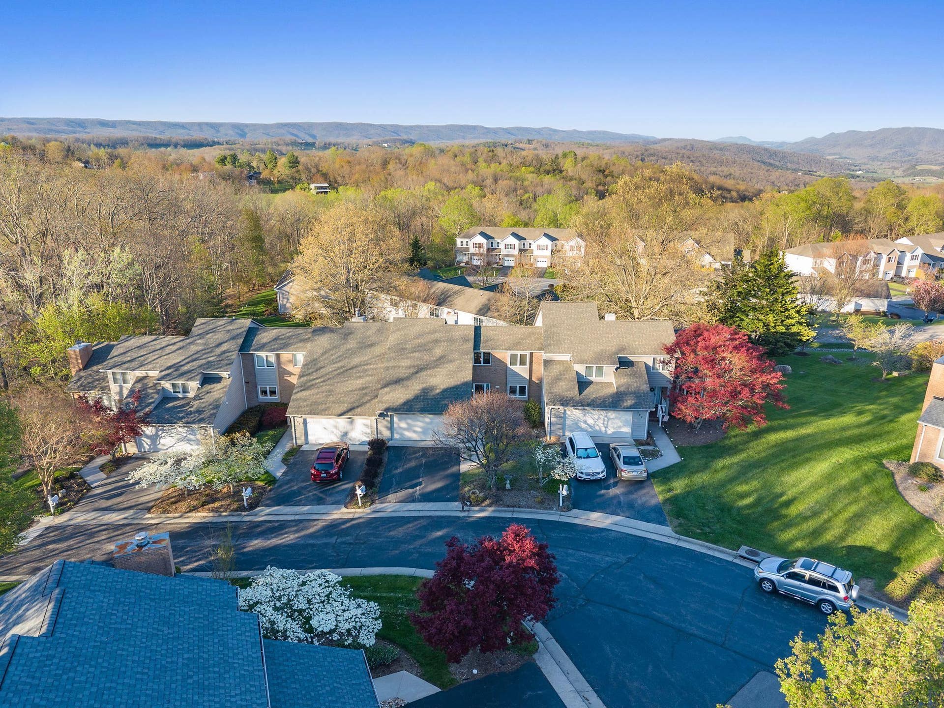 205 Woods Edge Court, Blacksburg, VA 24060