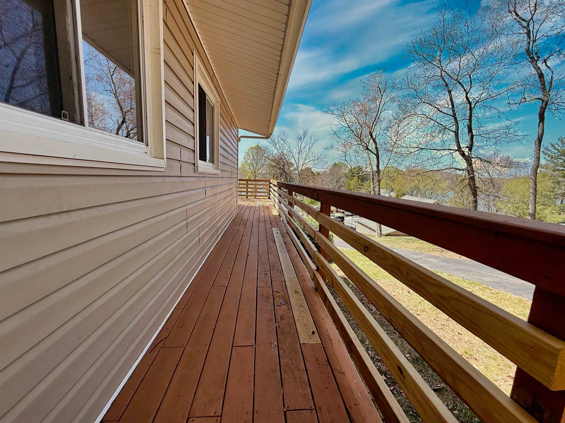 6738 LAKE Drive, Radford, VA 24141