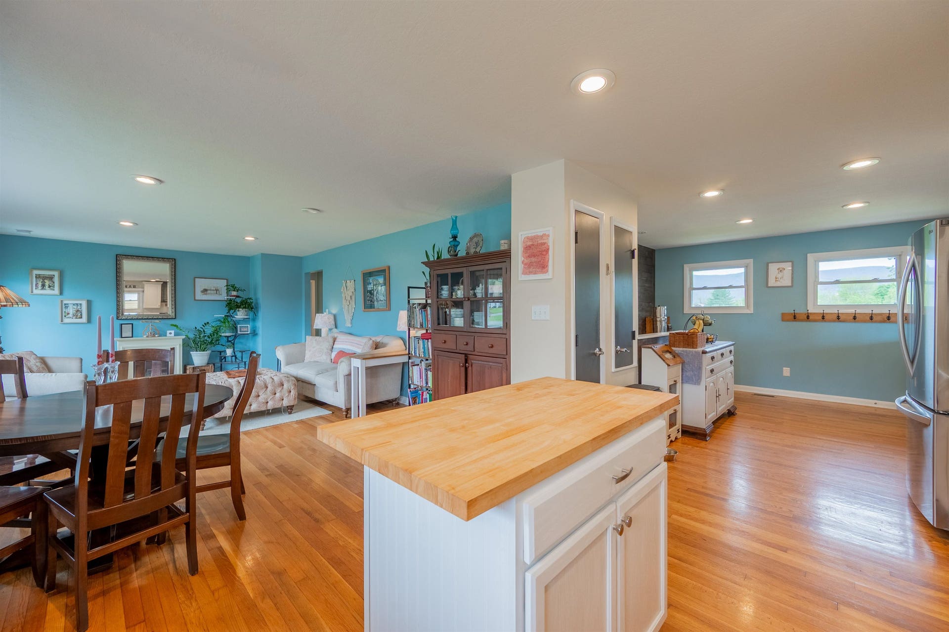 913 Locust Drive, Pearisburg, VA 24134