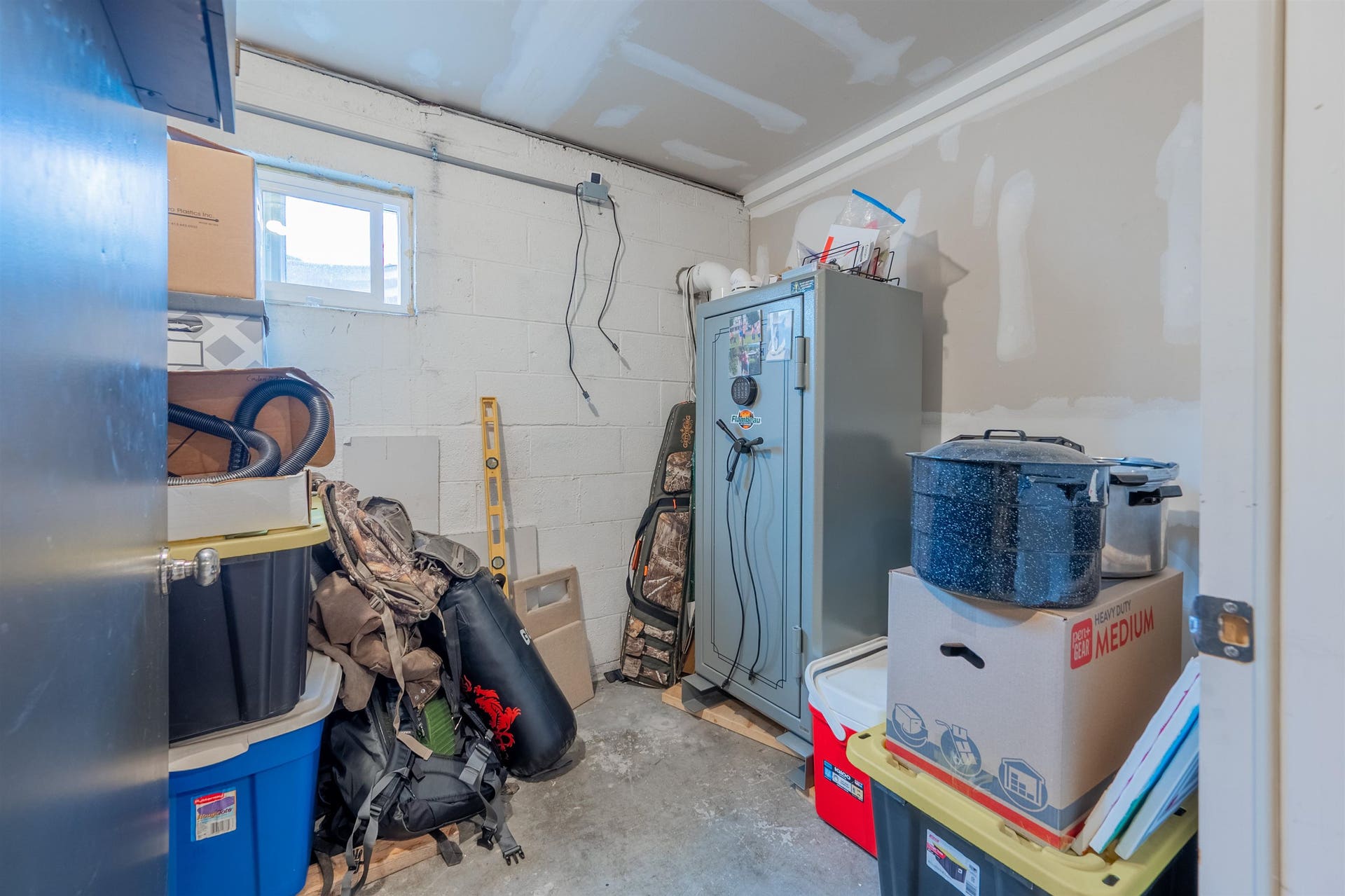 913 Locust Drive, Pearisburg, VA 24134