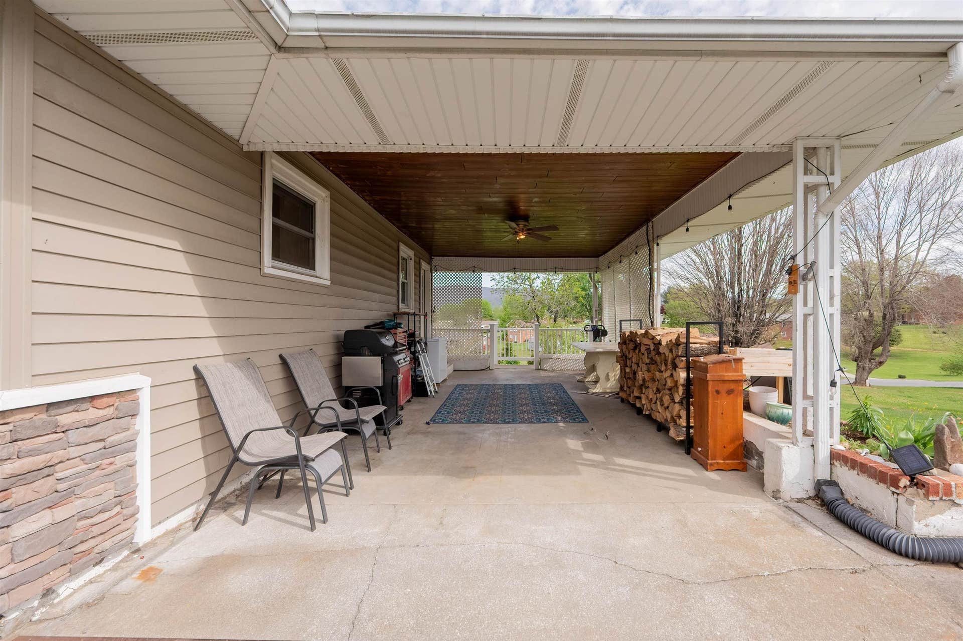 913 Locust Drive, Pearisburg, VA 24134