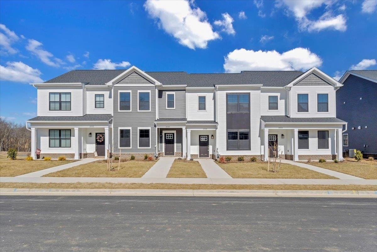 2122 McCarters Way, Blacksburg, VA 24060