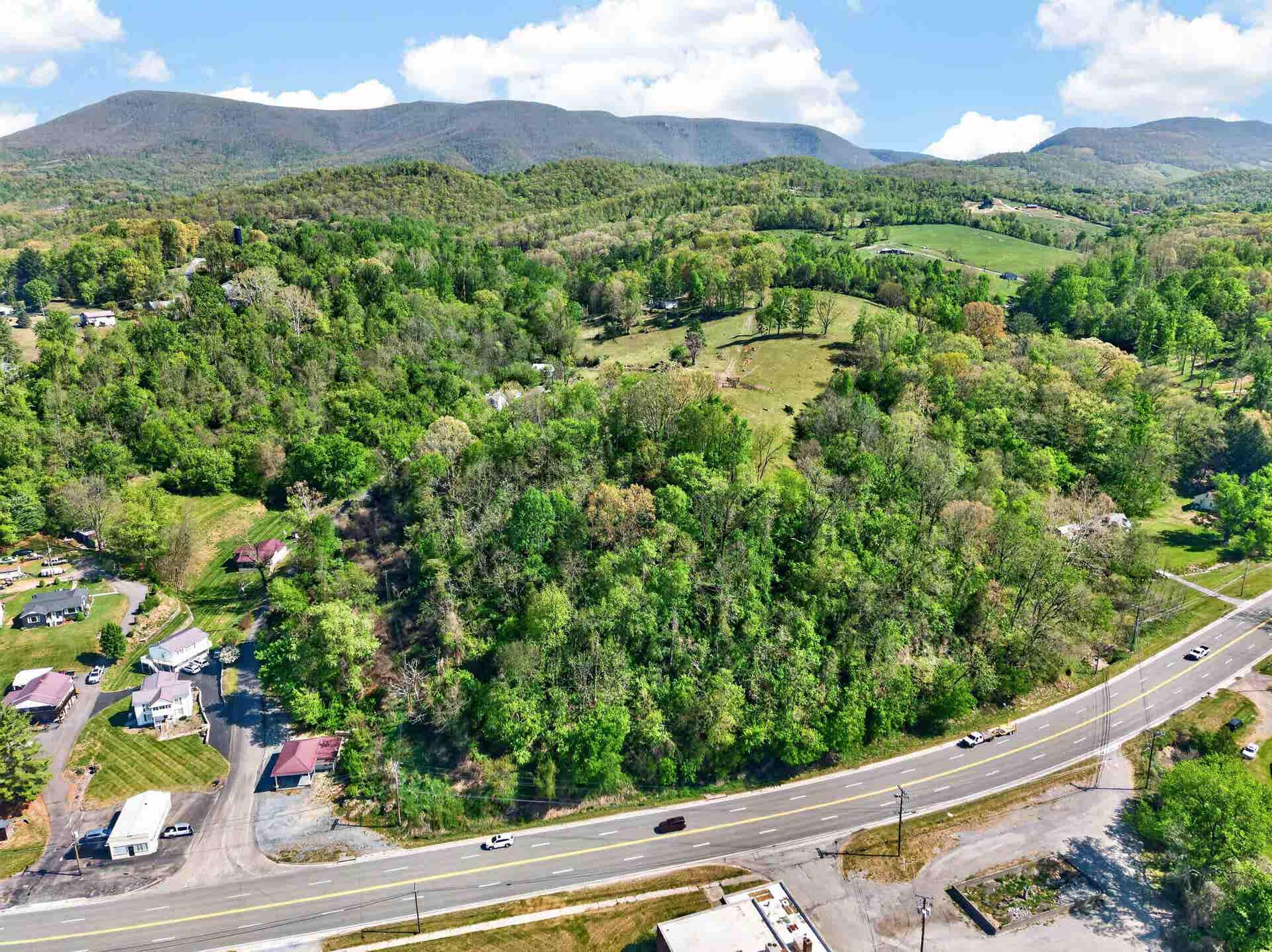 101 Mays Hollow Road, Pembroke, VA 24136