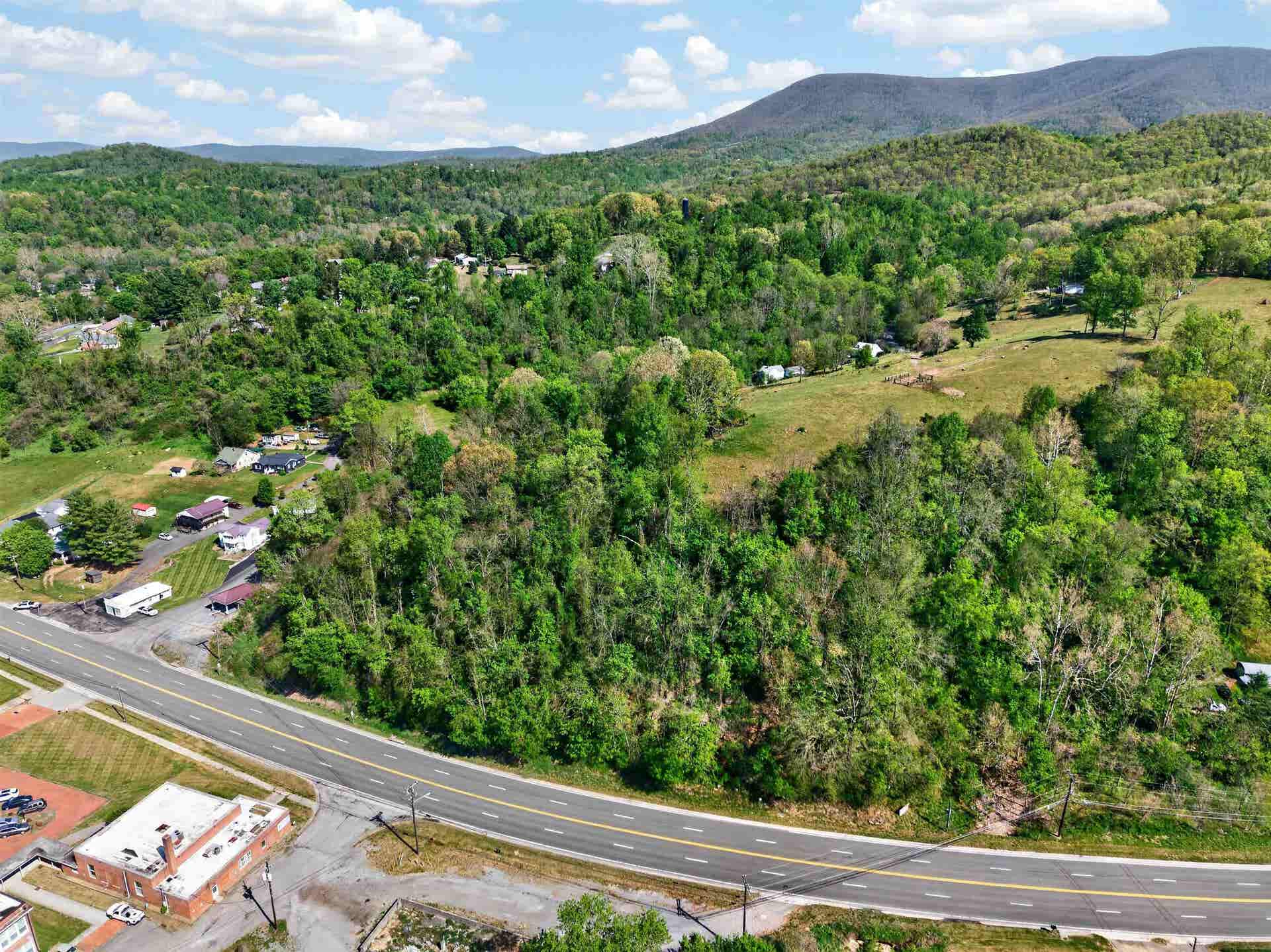 101 Mays Hollow Road, Pembroke, VA 24136