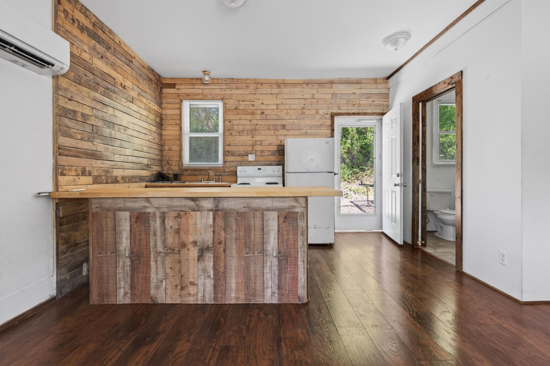 101 Mays Hollow Road, Pembroke, VA 24136