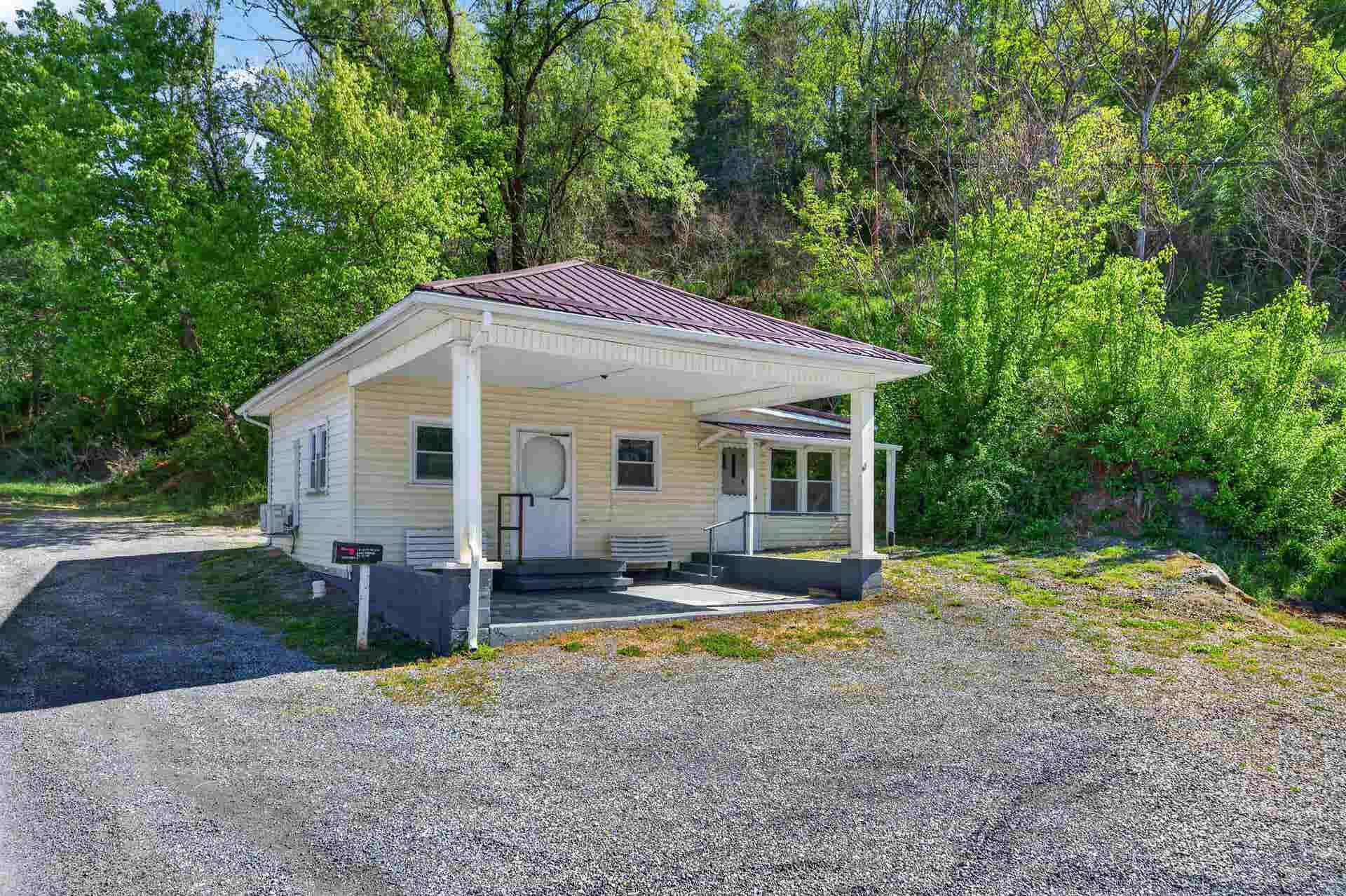 101 Mays Hollow Road, Pembroke, VA 24136