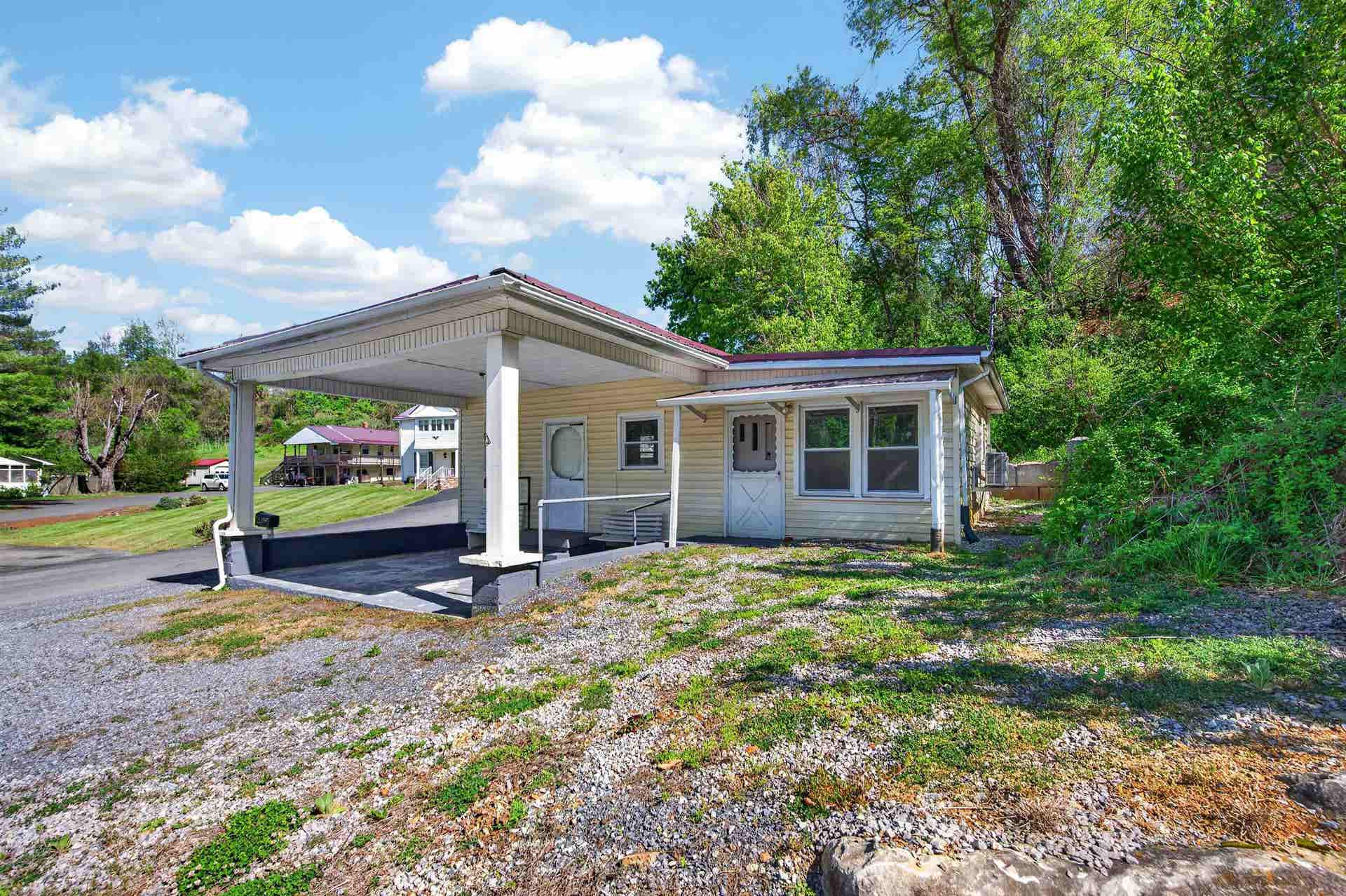 101 Mays Hollow Road, Pembroke, VA 24136