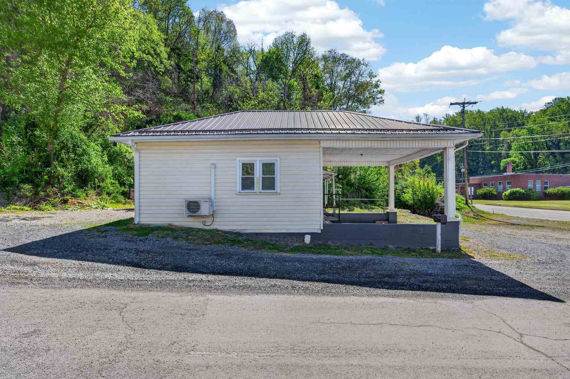101 Mays Hollow Road, Pembroke, VA 24136