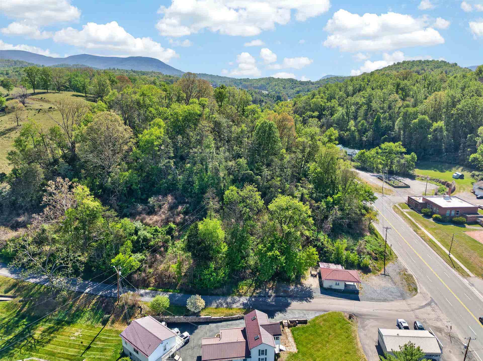 101 Mays Hollow Road, Pembroke, VA 24136