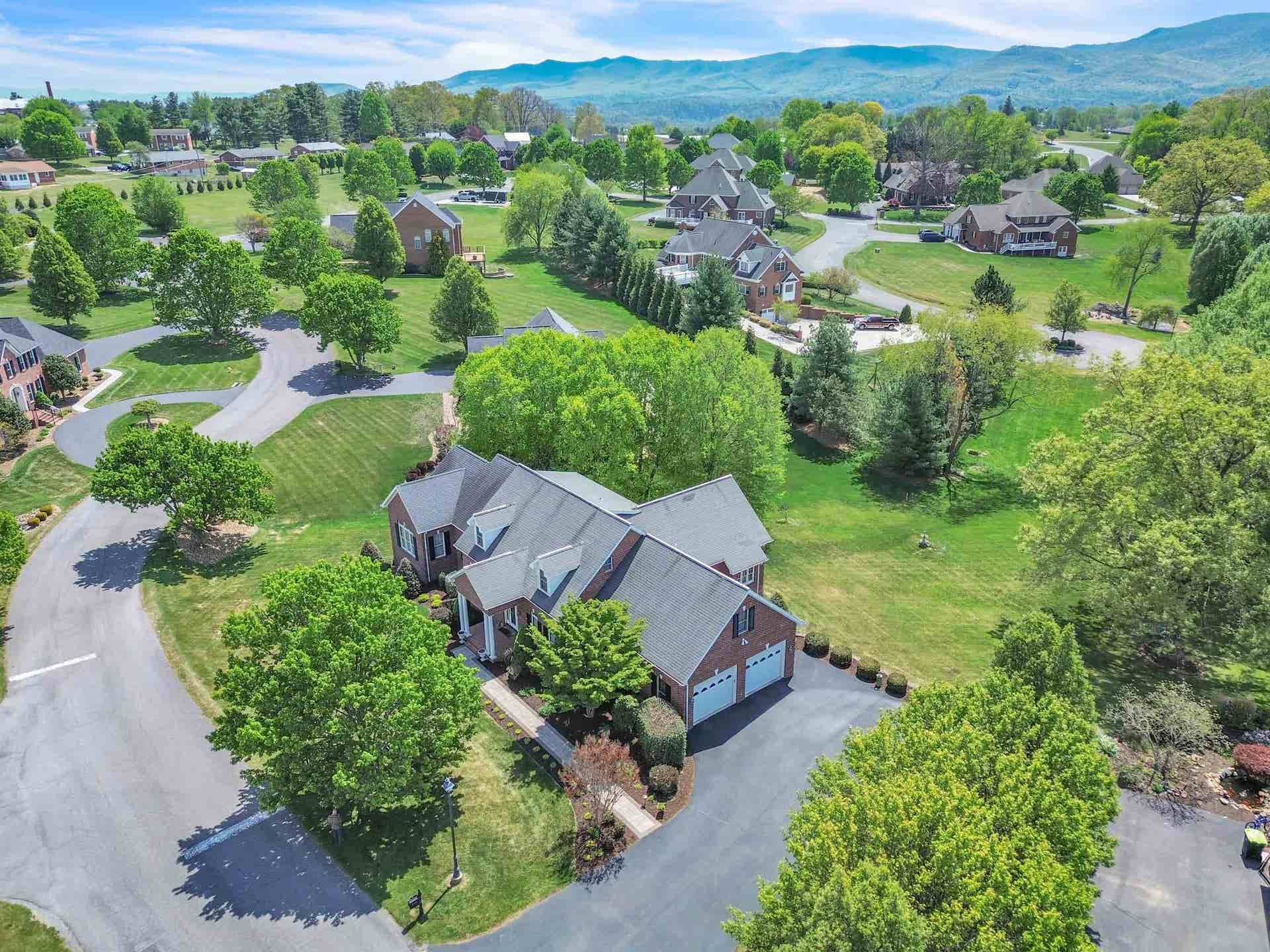 580 LORETTO Drive, Wytheville, VA 24382