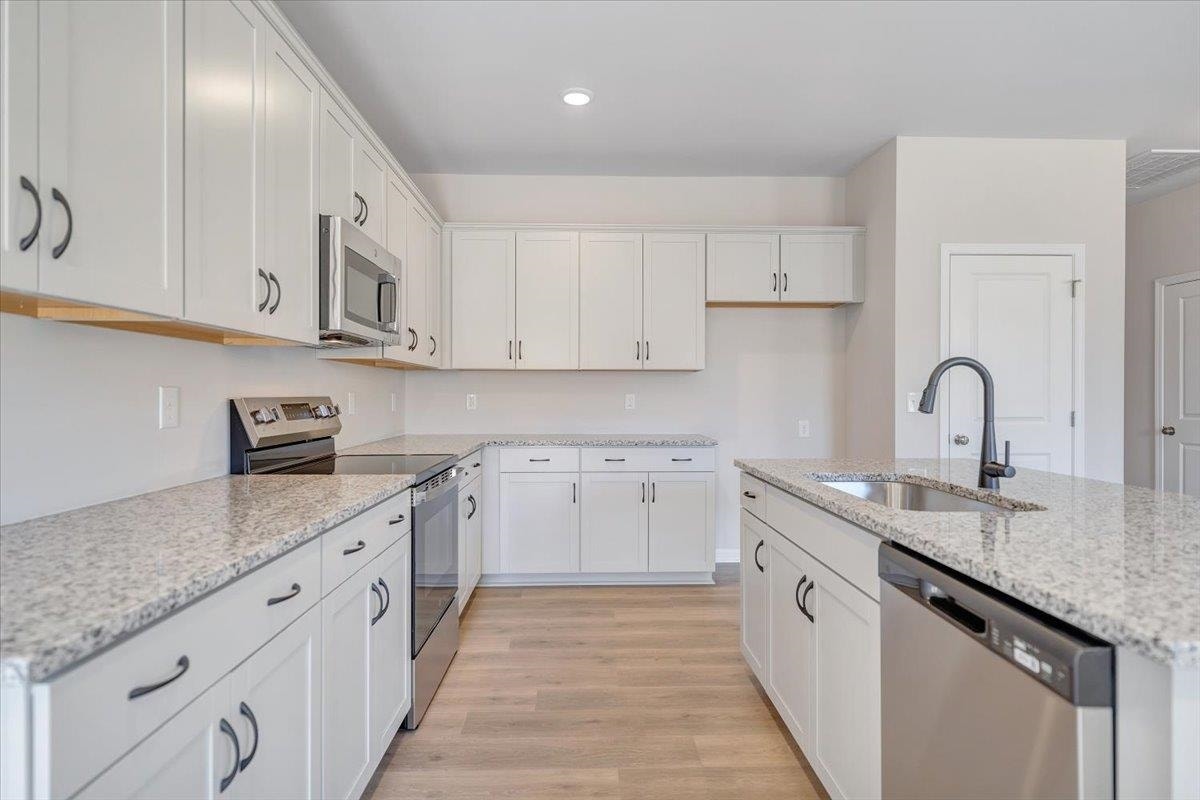 7355 King's Pointe Drive, Radford, VA 24141