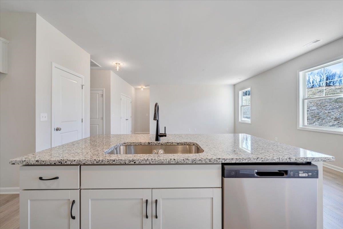 7355 King's Pointe Drive, Radford, VA 24141