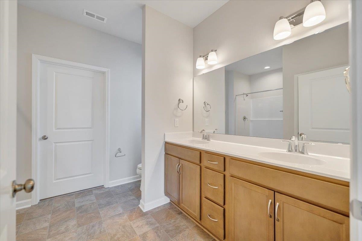 7355 King's Pointe Drive, Radford, VA 24141
