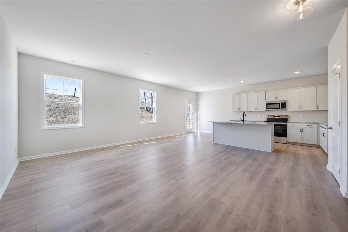 7355 King's Pointe Drive, Radford, VA 24141