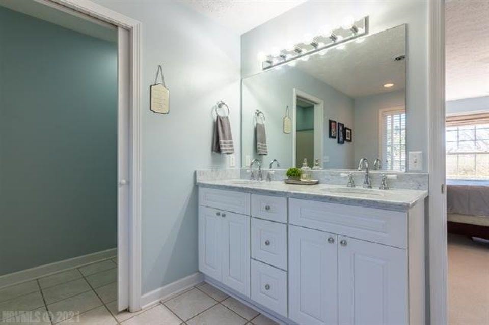 401 Hearthstone Drive, Blacksburg, VA 24060