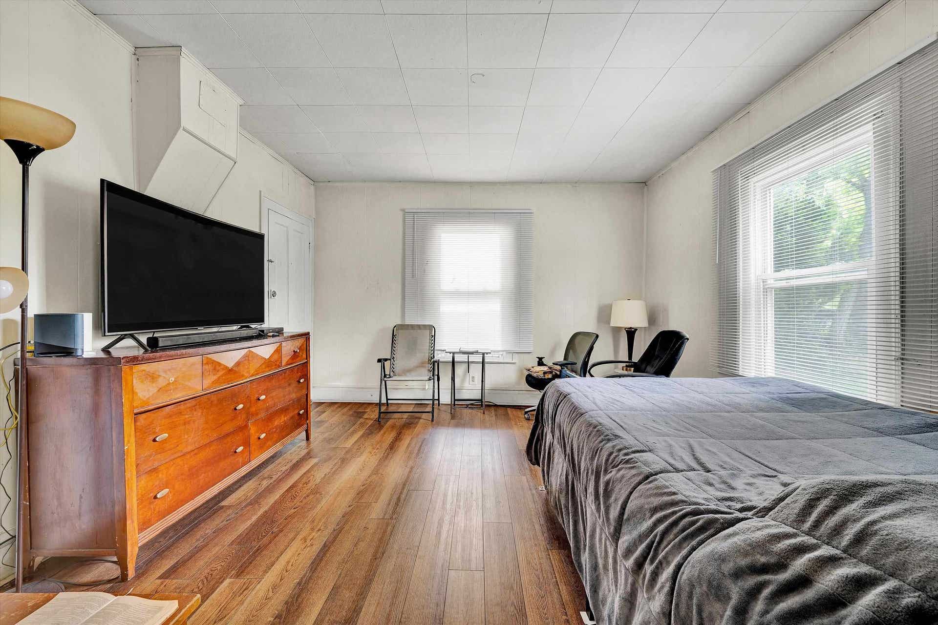 1201 4TH Street, Radford, VA 24141