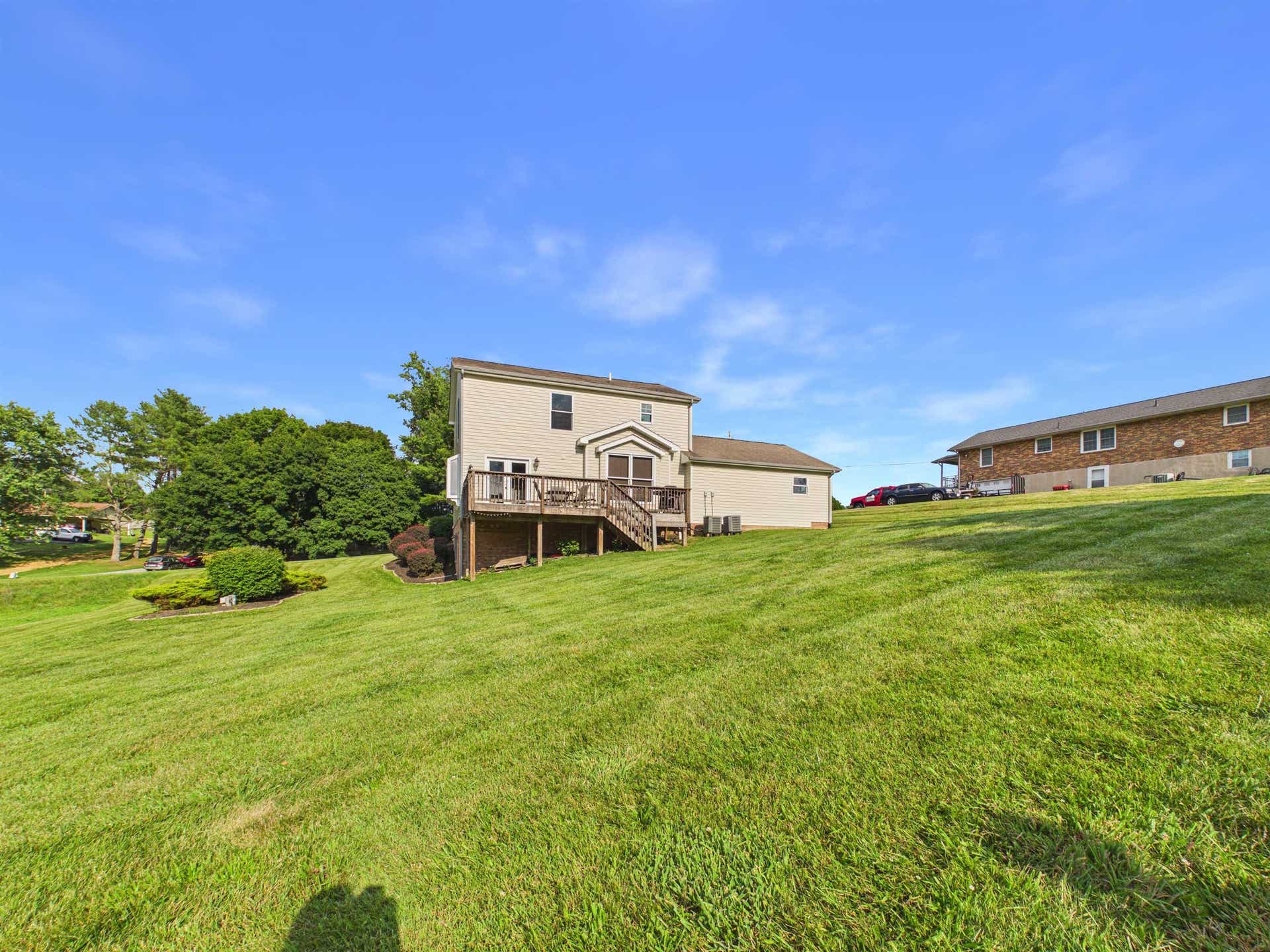 209 Rolling Hills Drive, Christiansburg, VA 24073
