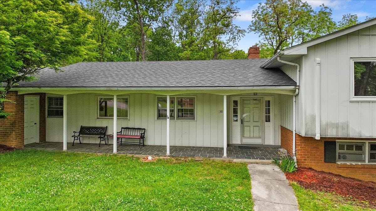 611 Landsdowne Drive, Blacksburg, VA 24060