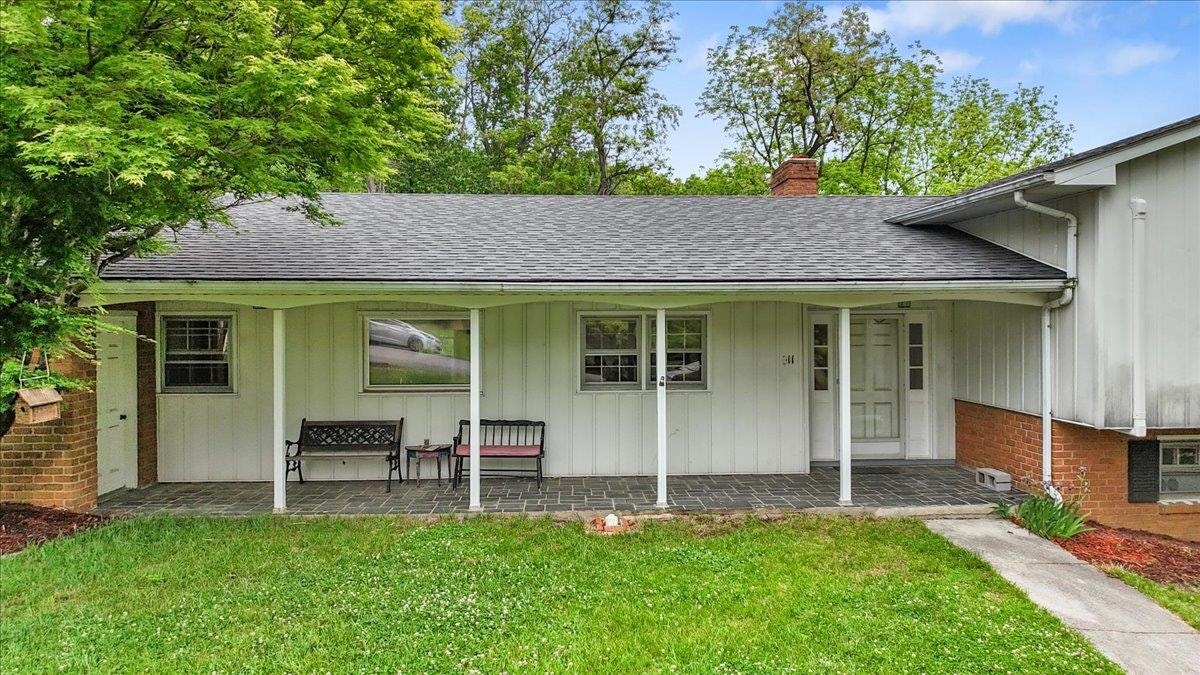 611 Landsdowne Drive, Blacksburg, VA 24060