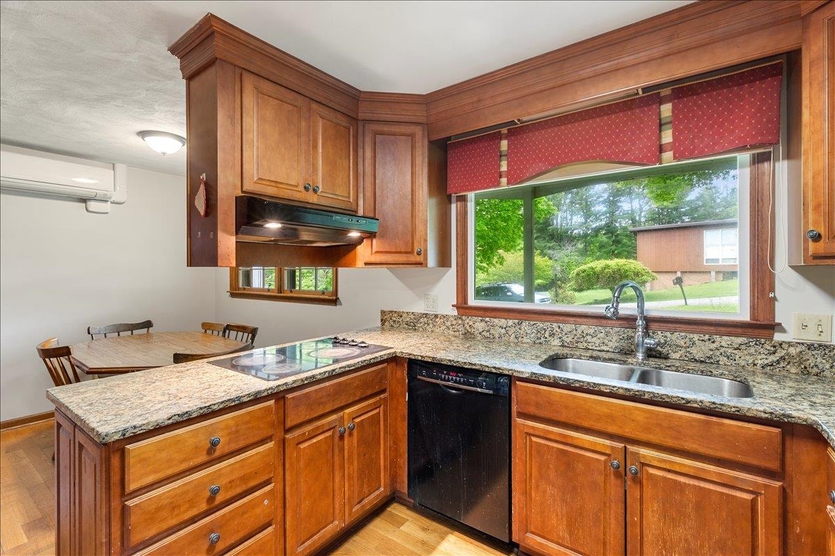 611 Landsdowne Drive, Blacksburg, VA 24060