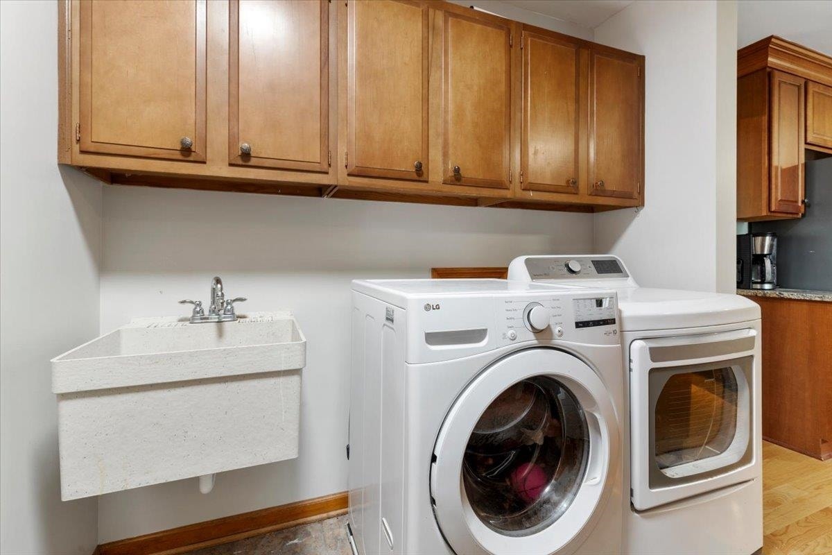 611 Landsdowne Drive, Blacksburg, VA 24060