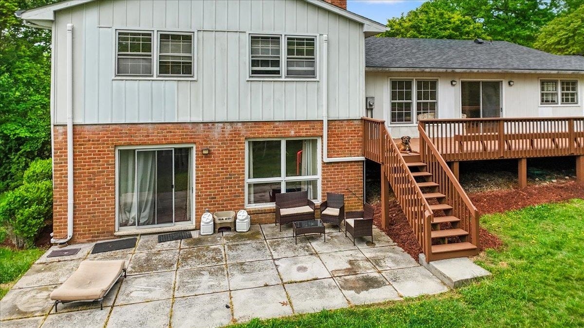 611 Landsdowne Drive, Blacksburg, VA 24060