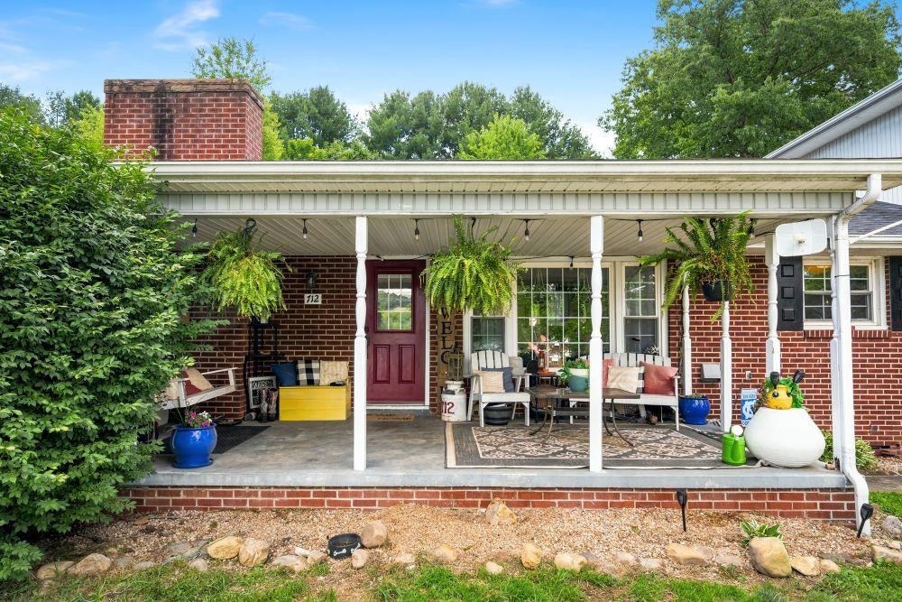 712 Mercer Road, Rich Creek, VA 24147