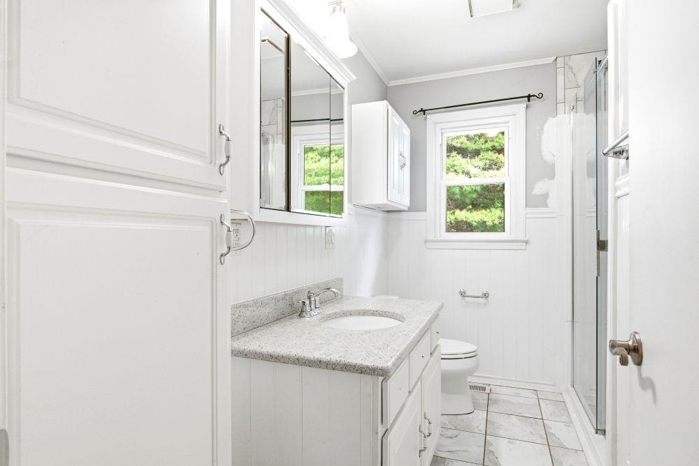 1961 Wolf Creek Road, Narrows, VA 24124