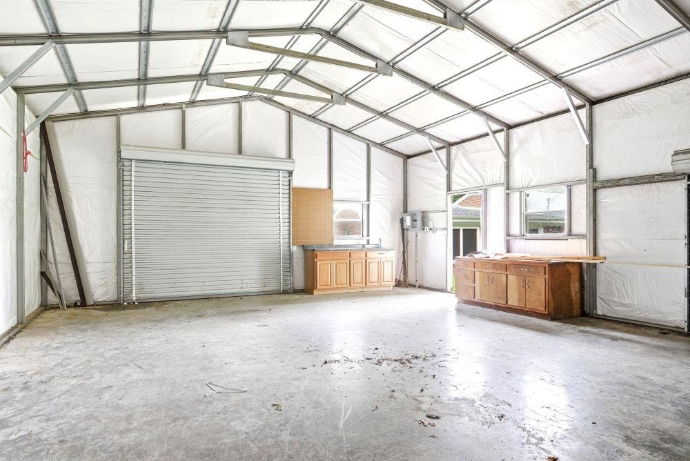 1961 Wolf Creek Road, Narrows, VA 24124