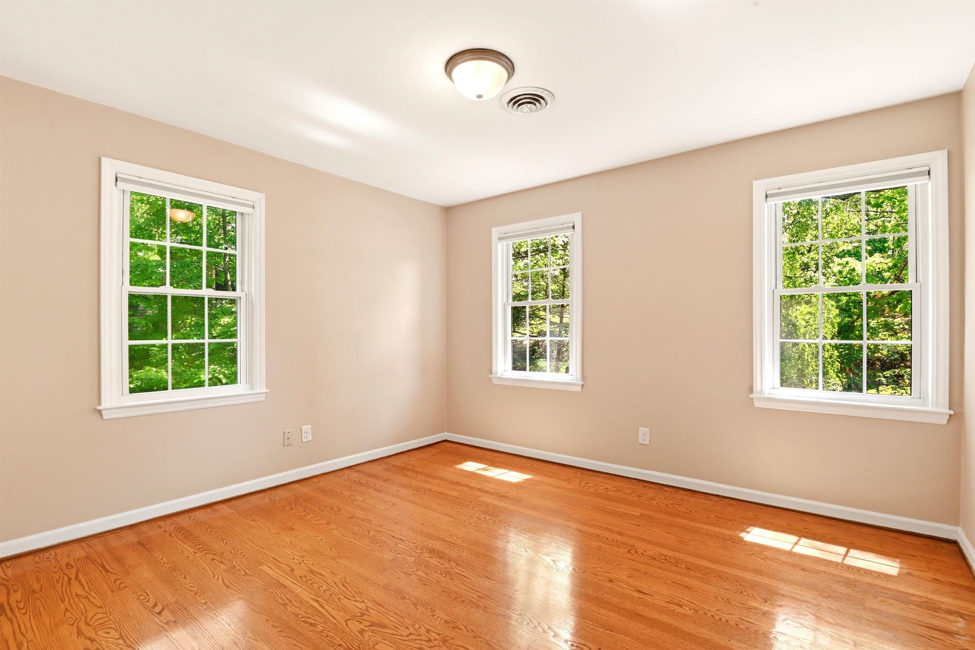 105 Dogwood Lane, Radford, VA 24141