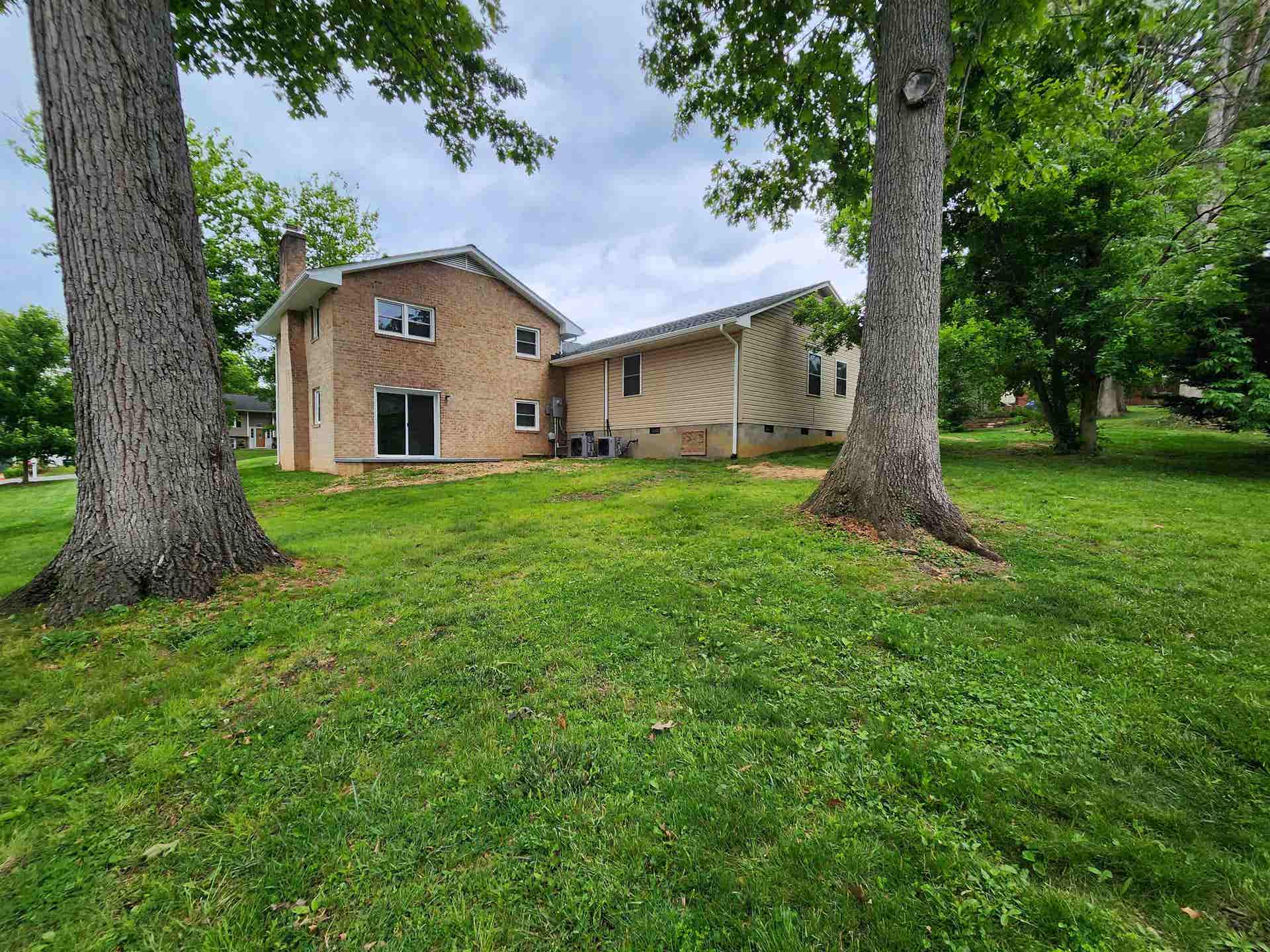 455 CHINQUAPIN Trail, Christiansburg, VA 24073
