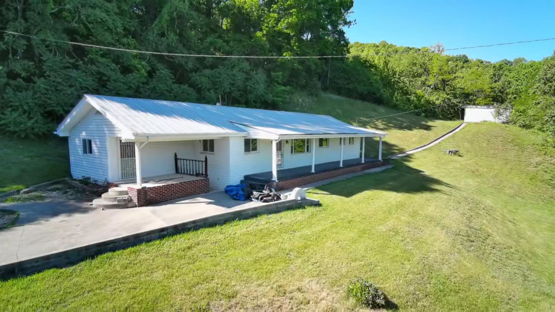 415 Stockpen Mountain Road, Narrows, VA 24124