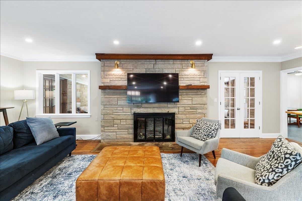 817 Hutcheson Drive, Blacksburg, VA 24060