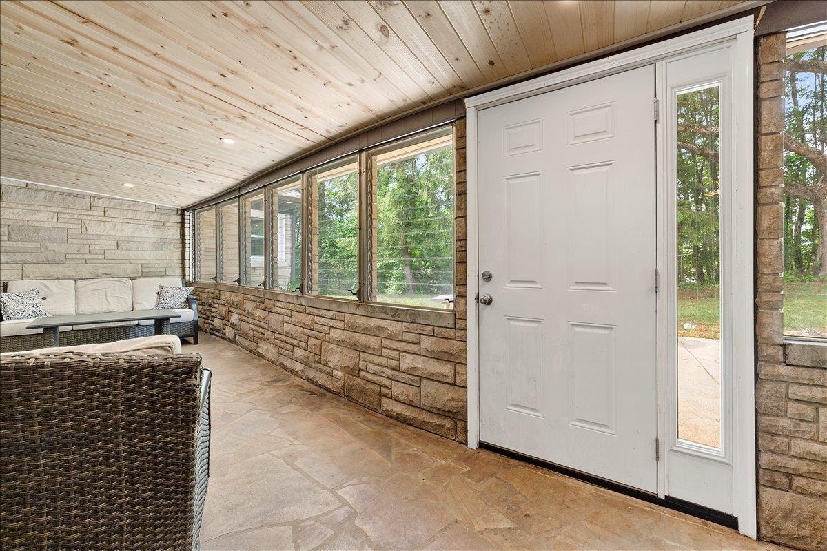 817 Hutcheson Drive, Blacksburg, VA 24060
