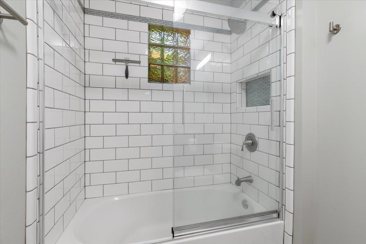 817 Hutcheson Drive, Blacksburg, VA 24060