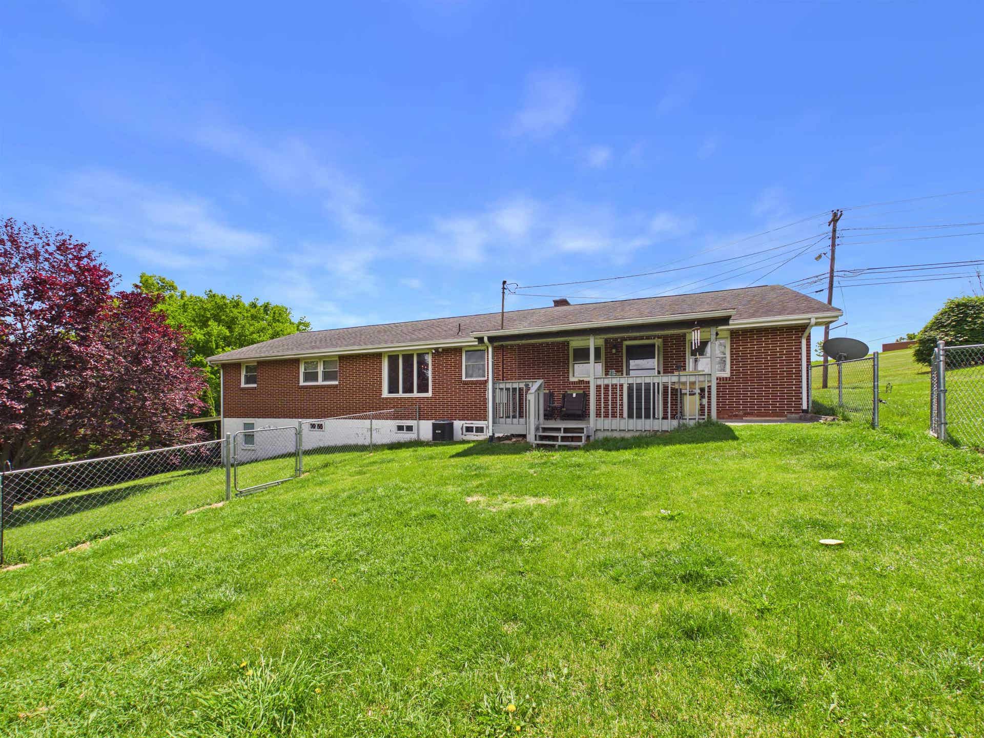 85 Wades Lane, Christiansburg, VA 24073
