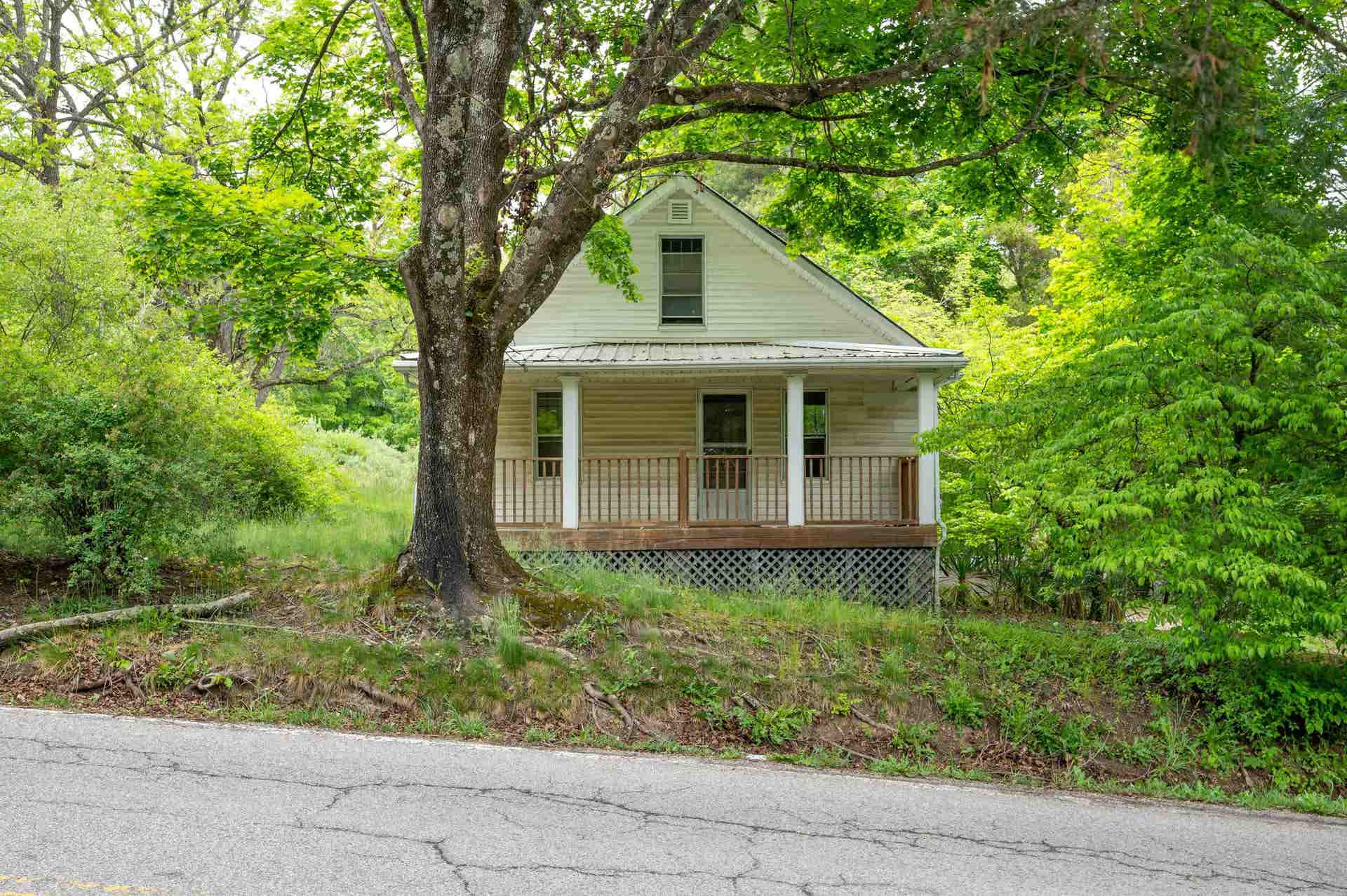 1320 JENNELLE Road, Blacksburg, VA 24060