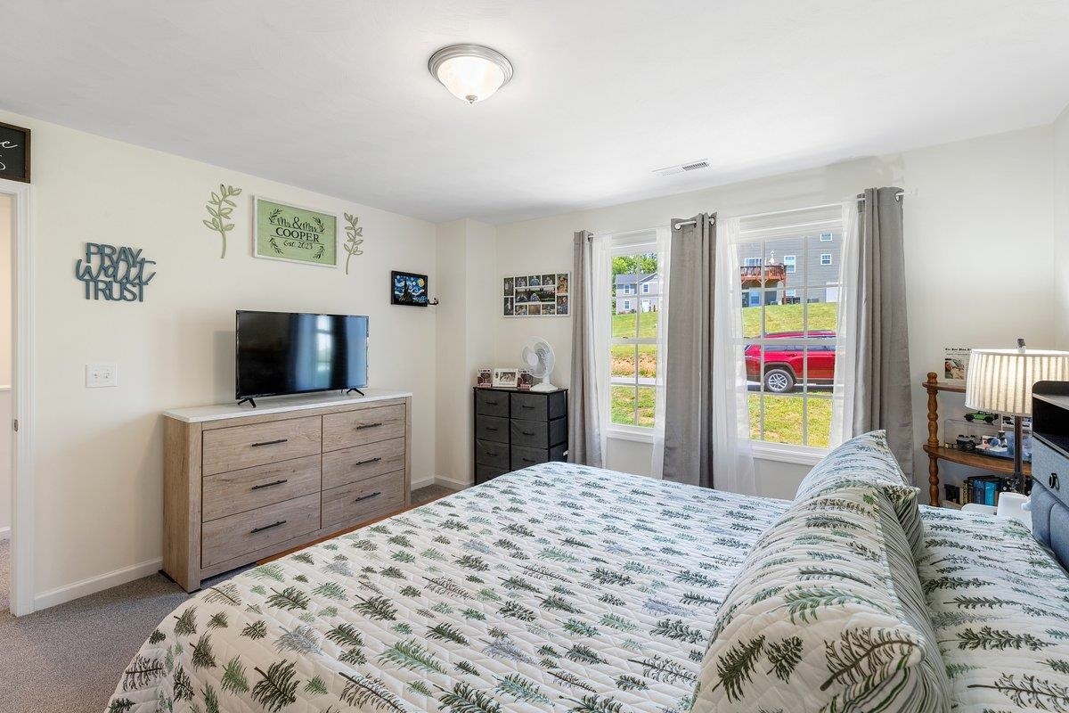 161 Prairie View Lane, Pembroke, VA 24136
