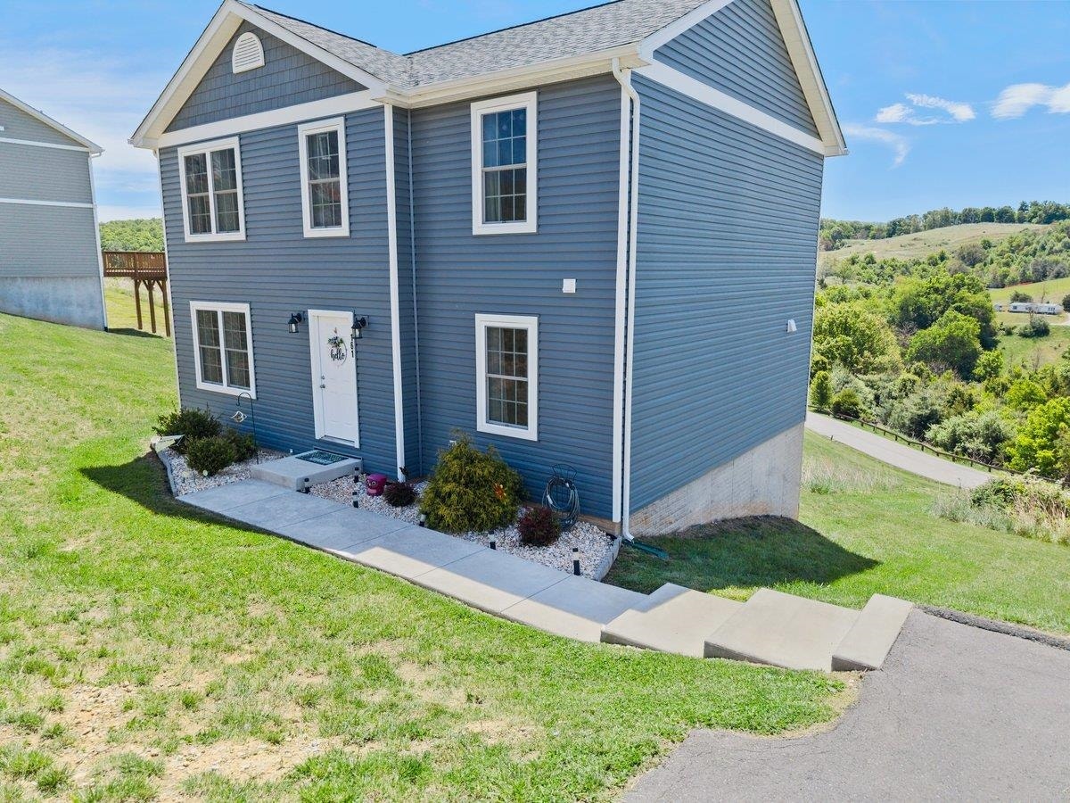 161 Prairie View Lane, Pembroke, VA 24136
