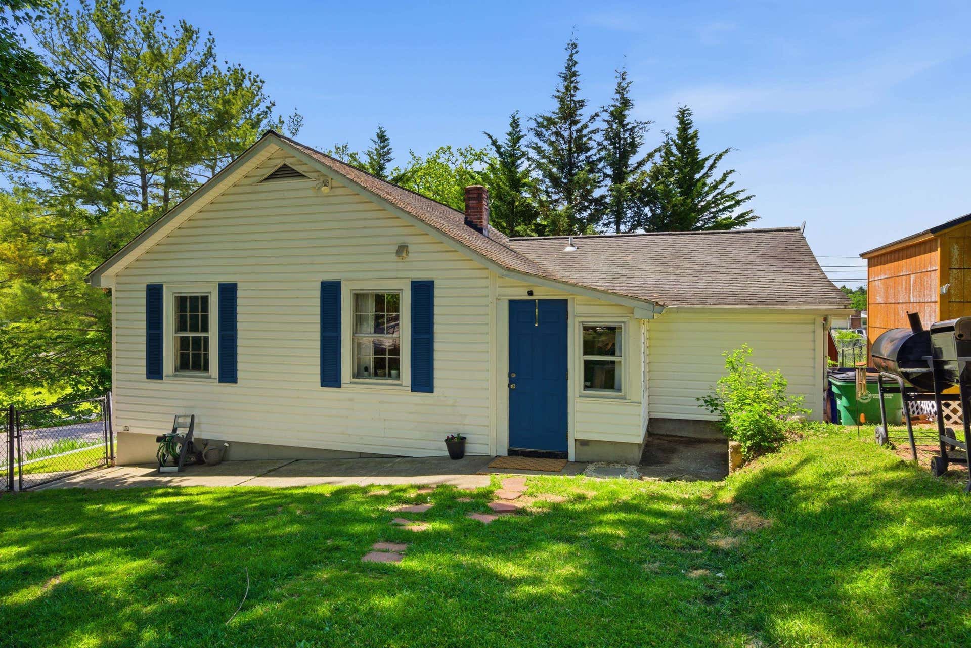 220 Mitchell Street, Christiansburg, VA 24073